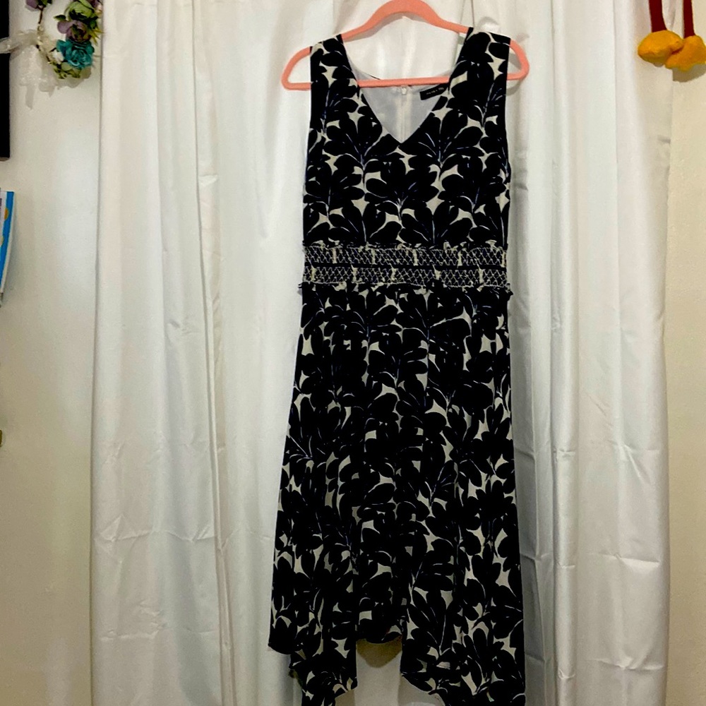 Super cute dress for a fun night out.